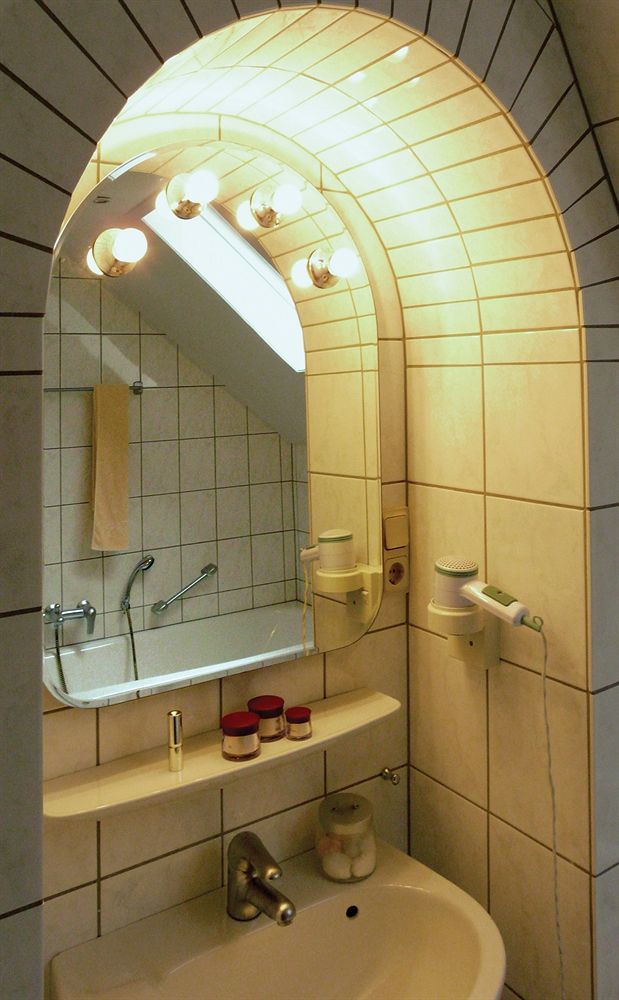 Schloßböckelheim Landhotel Niederthaeler Hof מראה חיצוני תמונה